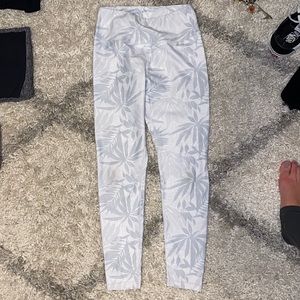 Ptula white patterned leggings